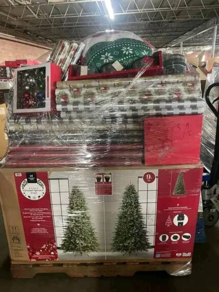 Christmas decoration pallet